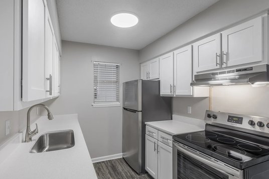 kitchen at Retreat at Palm Pointe located in North Charleston, SC